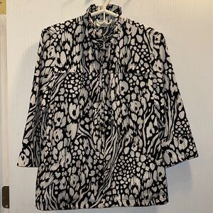 Chico's Brand Zenergy Jacket Size L Black and White Pattern. Chicos Sz 2